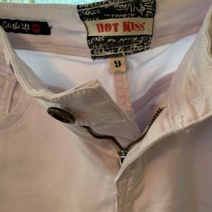 Stretchy white jeans to left your butt.